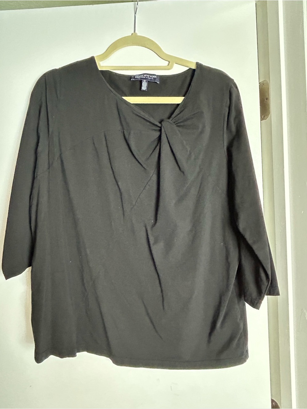 Jones New York Black Twist-Detail Women's Top